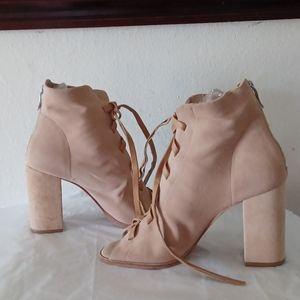 Christin Cavallari Lace Up, Hill Heel Suede Shoes. Size 9.